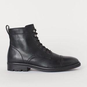 Men size 8.5 black boots